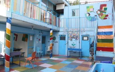 Farhang school